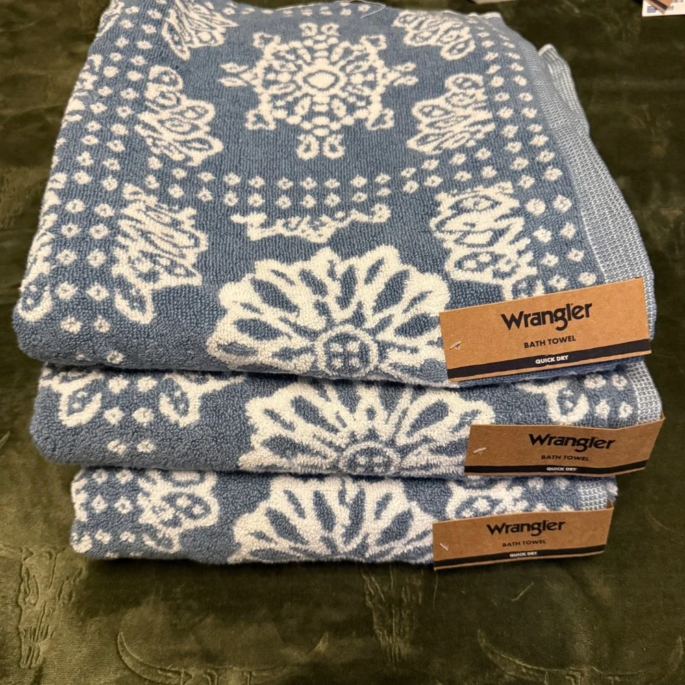 Wrangler Towel Set Unisex OS Blue NWT 5-Piece Bandana Floral Quick Dry Bath Hand